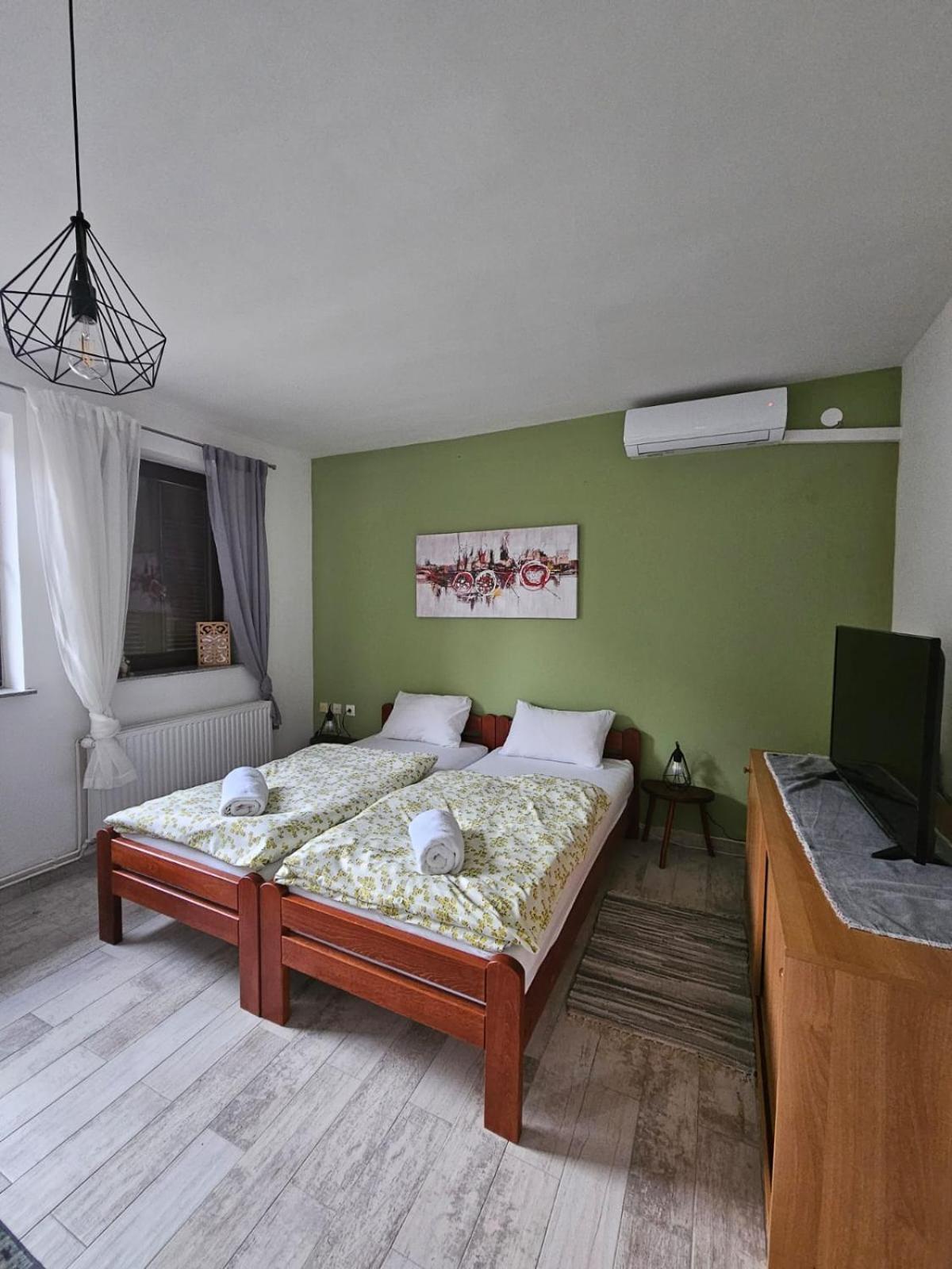 Studio Apartman Dora Ilok Exterior foto